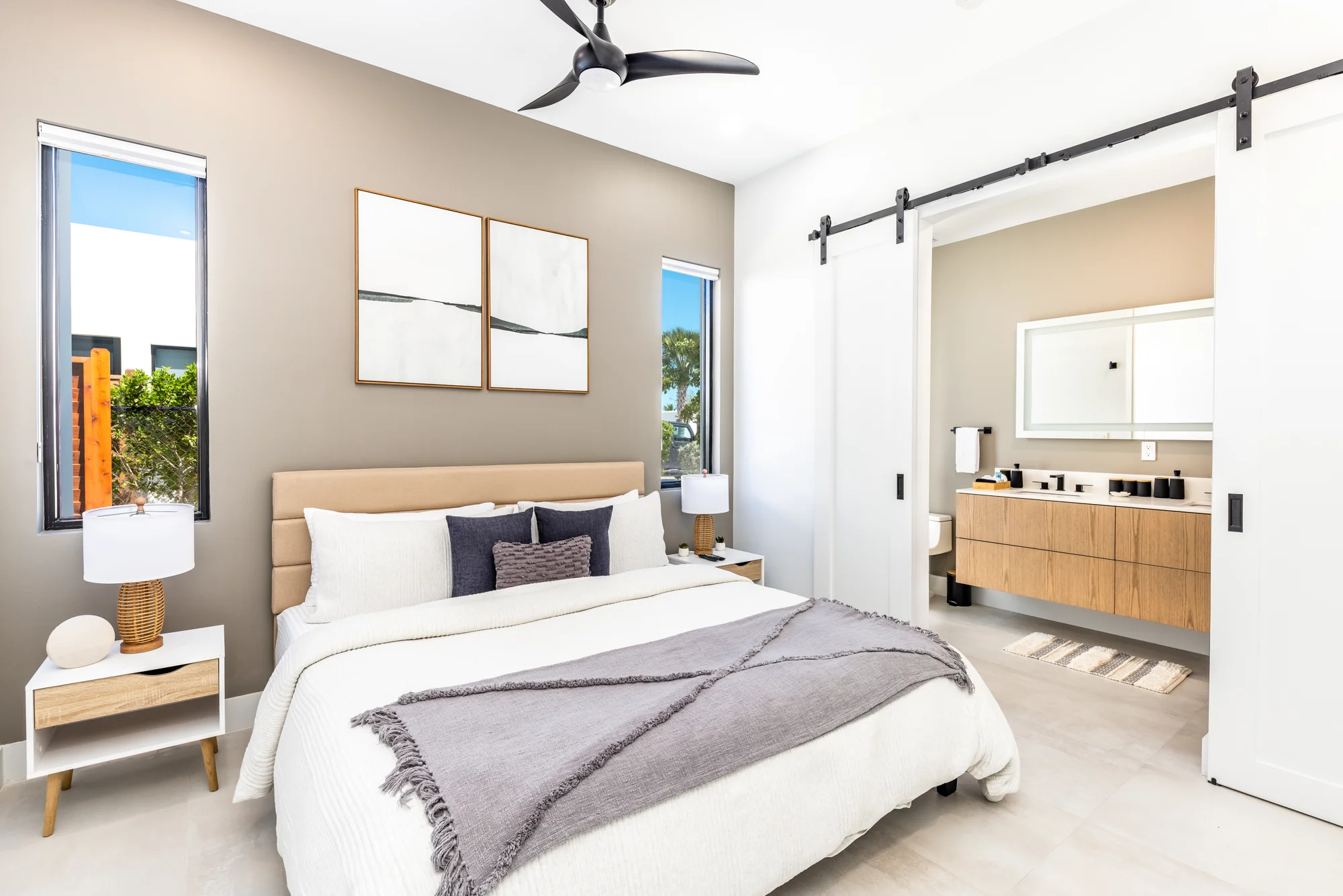 Second king bedroom with adjoining ensuite bathroom